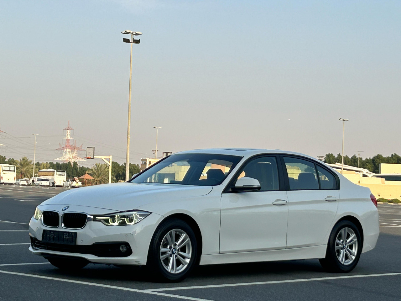 BMW 3-Series - Image 3