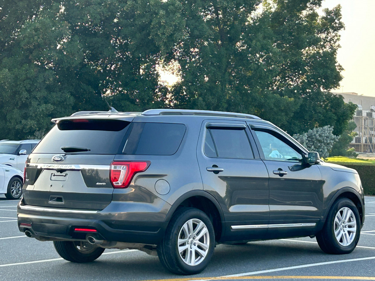 Ford Explorer - Image 7