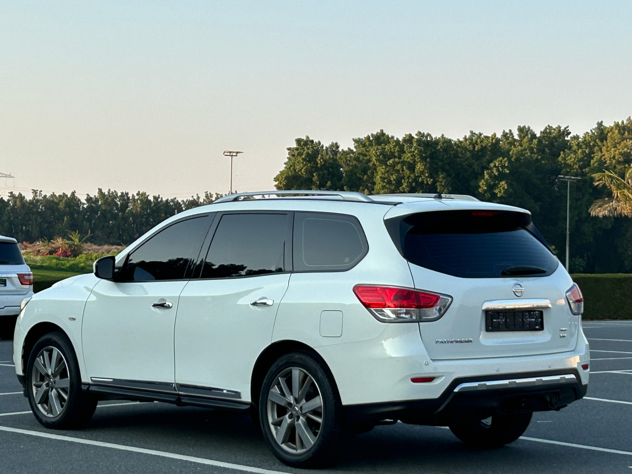 Nissan Pathfinder - Image 11