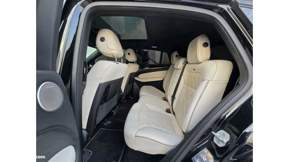 Mercedes Benz GLE SUV - Image 8