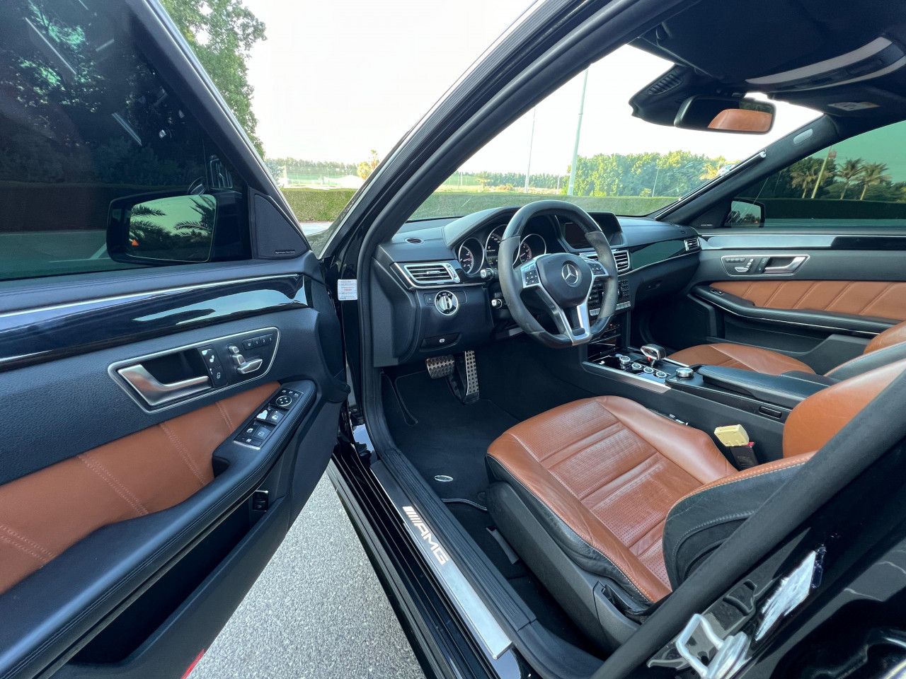 Mercedes Benz E-Class - Image 9