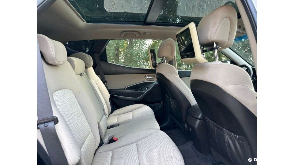 Hyundai Santa Fe - Image 12
