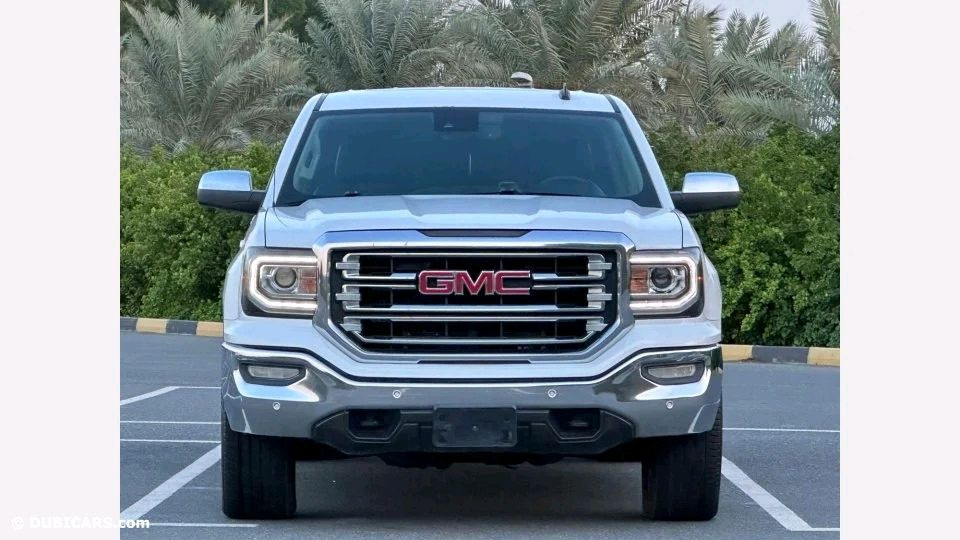 GMC Sierra - Image 12