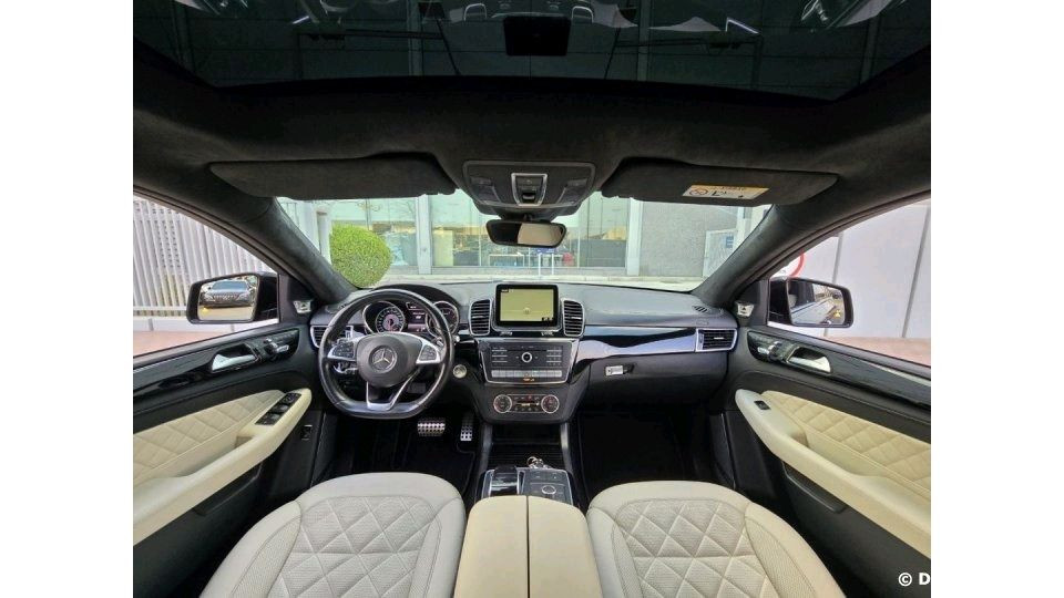 Mercedes Benz GLE SUV - Image 6