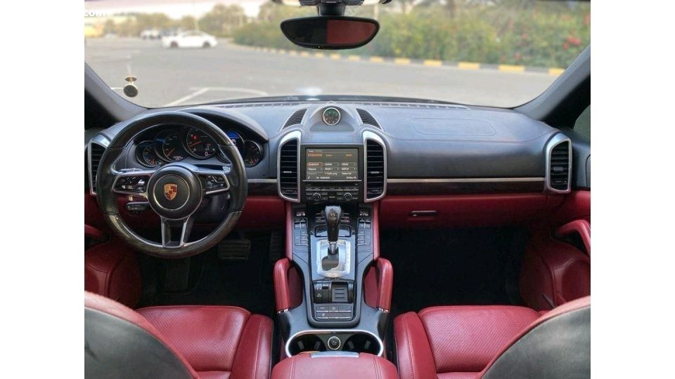Porsche Cayenne - Image 4