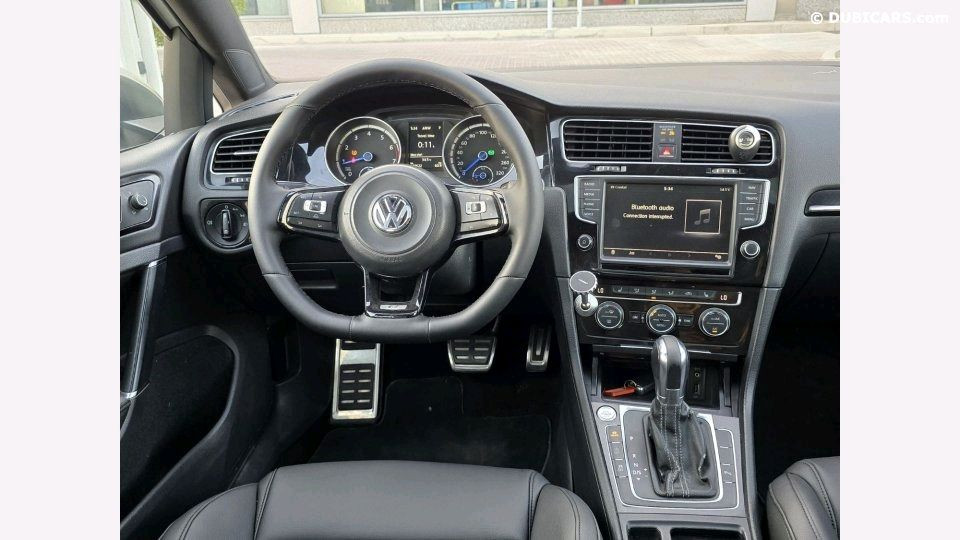 Volkswagen Golf R - Image 10
