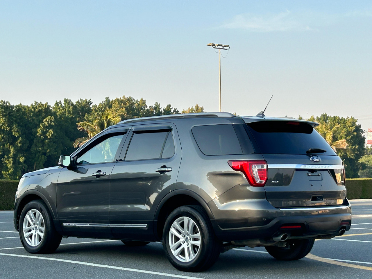 Ford Explorer - Image 5