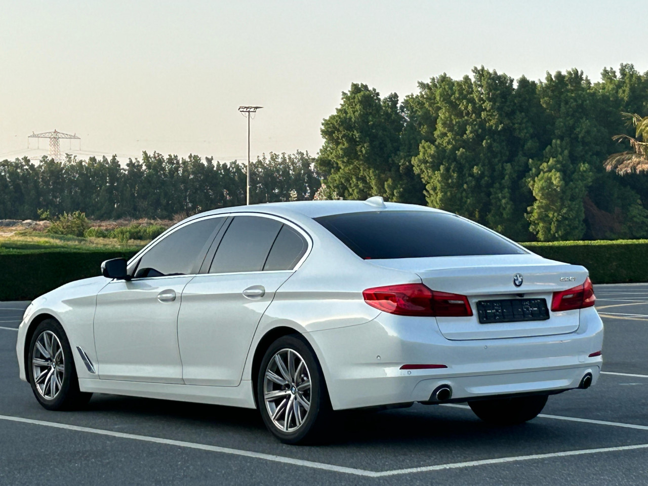 BMW 5-Series - Image 7
