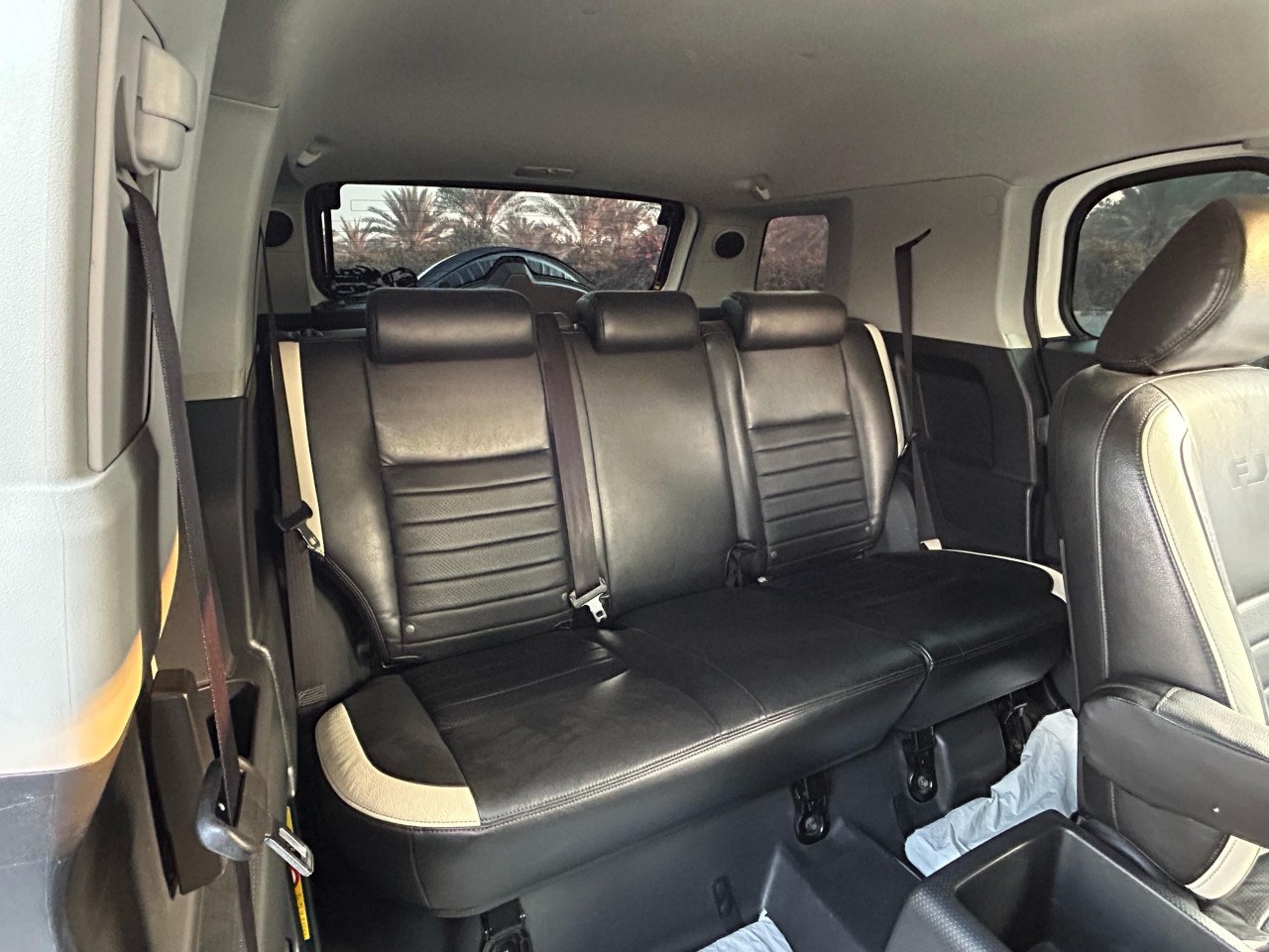 Toyota FJ Cruiser - Image 11