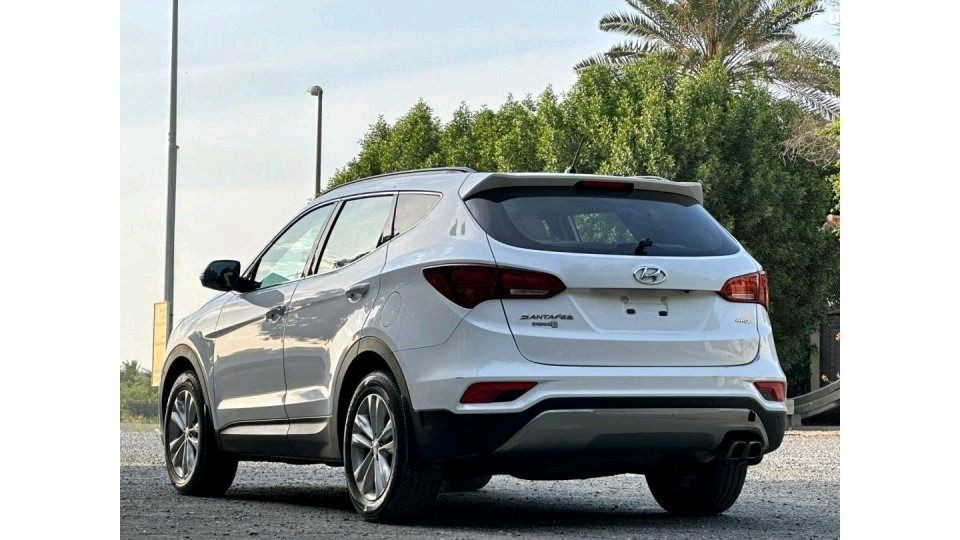 Hyundai Santa Fe - Image 11