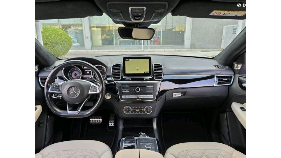 Mercedes Benz GLE SUV - Image 11