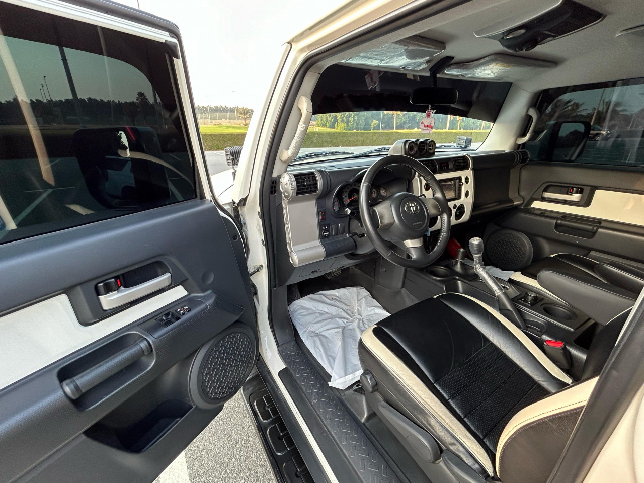 Toyota FJ Cruiser - Image 8