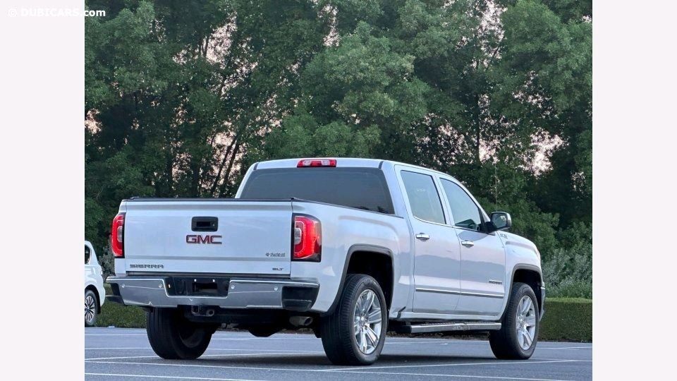 GMC Sierra - Image 9