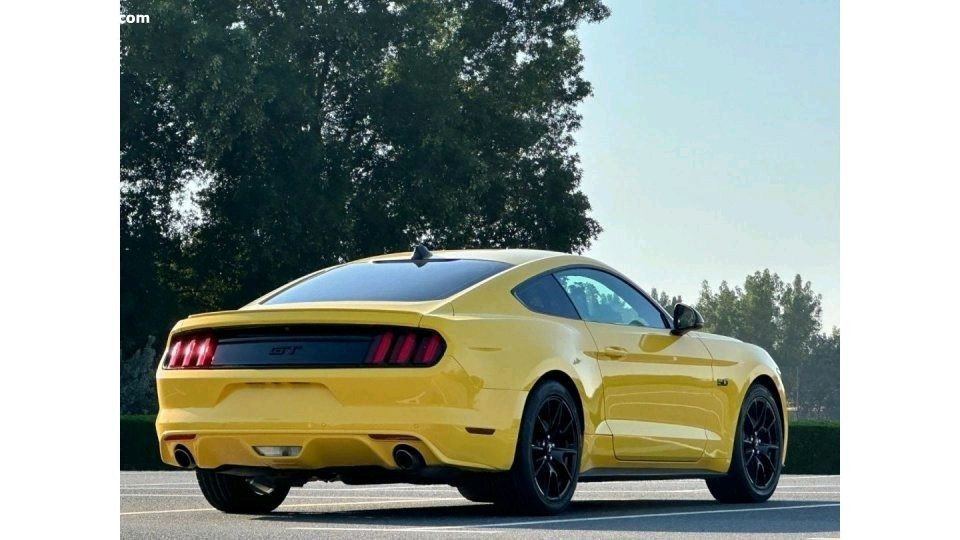 Ford Mustang - Image 11