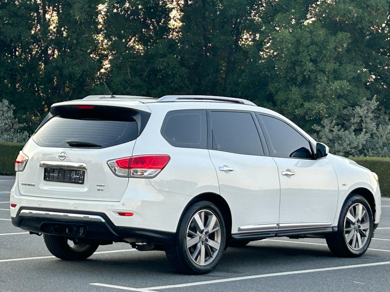 Nissan Pathfinder - Image 2