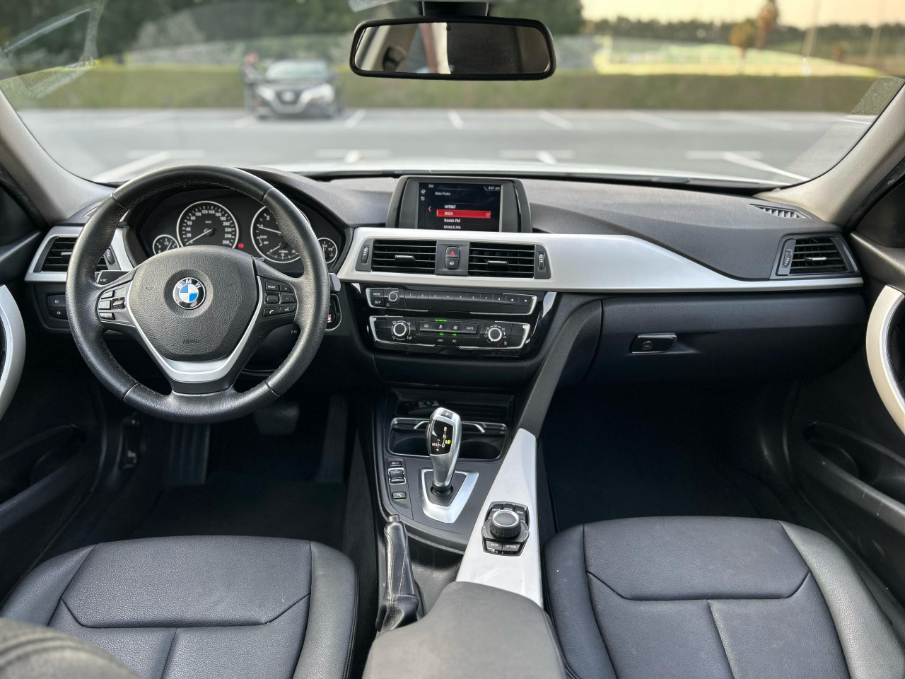 BMW 3-Series - Image 12