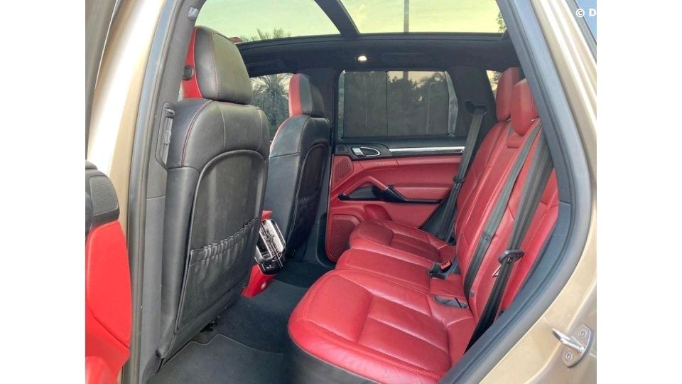 Porsche Cayenne - Image 10