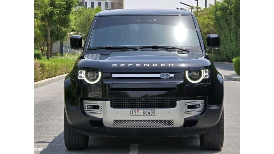 Land Rover Defender - Image 4