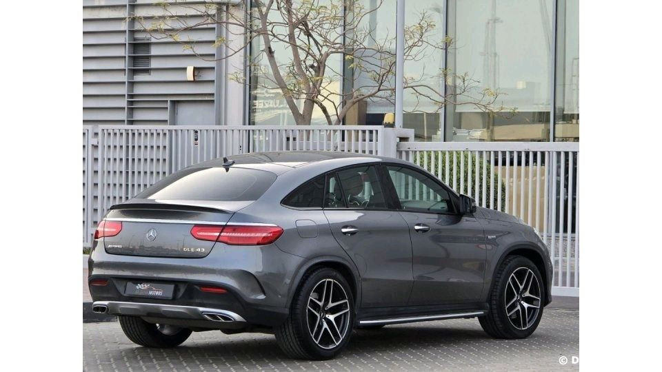 Mercedes Benz GLE SUV - Image 6