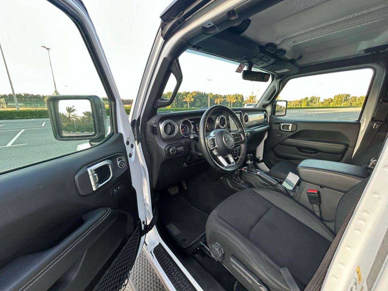 Jeep Wrangler Unlimited - Image 12