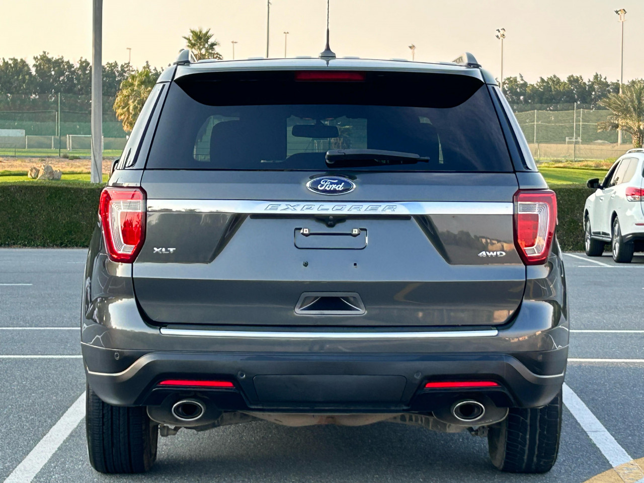 Ford Explorer - Image 6