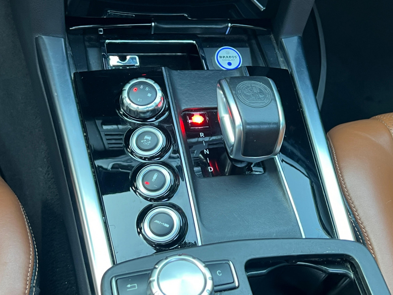 Mercedes Benz E-Class - Image 12