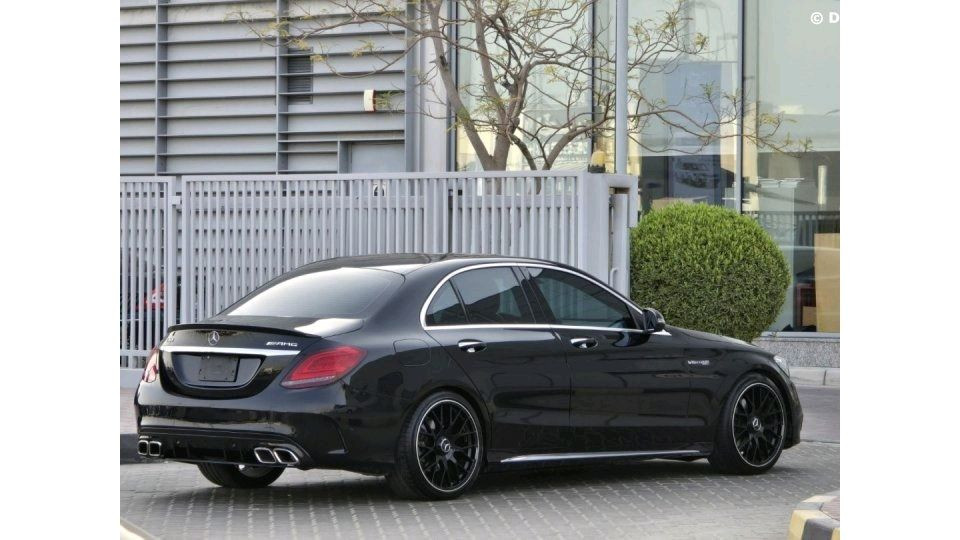 Mercedes Benz C-Class - Image 11