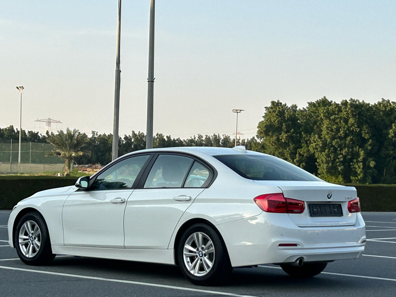 BMW 3-Series - Image 4