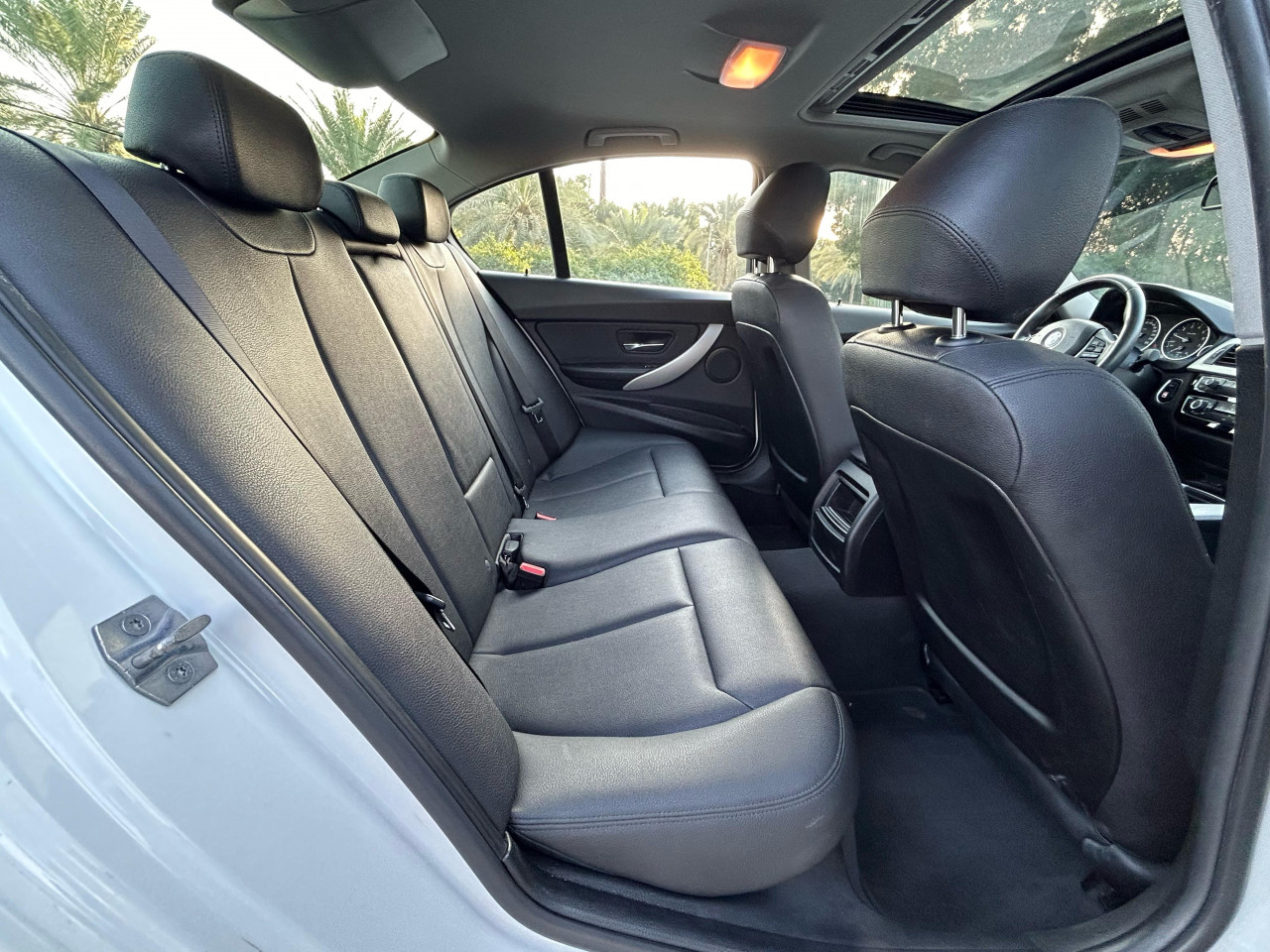 BMW 3-Series - Image 10