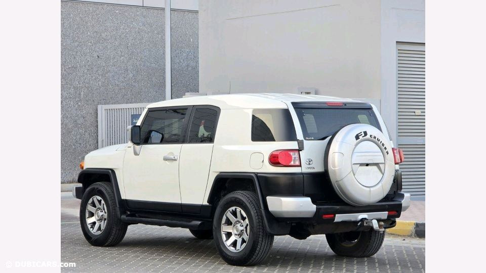 Toyota FJ Cruiser - Image 10