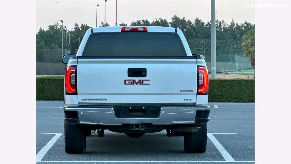 GMC Sierra - Image 10