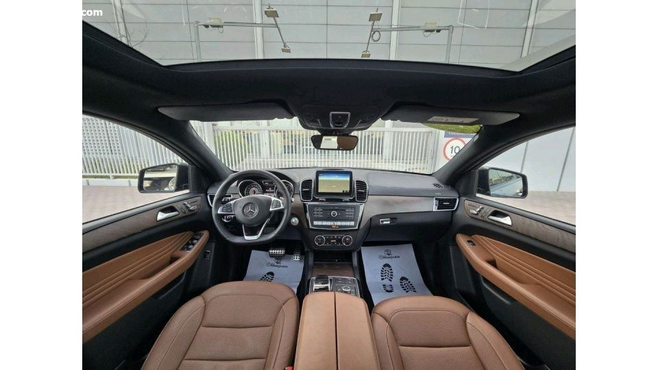 Mercedes Benz GLE SUV - Image 3