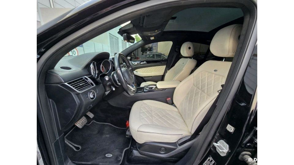 Mercedes Benz GLE SUV - Image 4