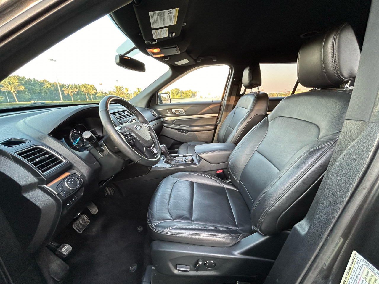 Ford Explorer - Image 9