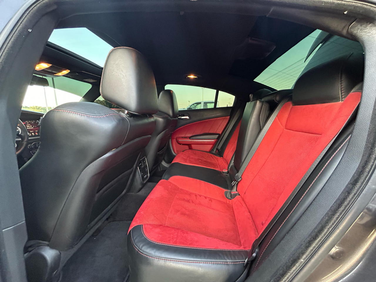 Dodge Charger - Image 8