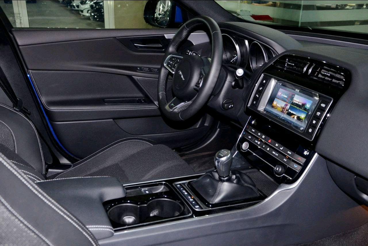 Jaguar XE - Image 6