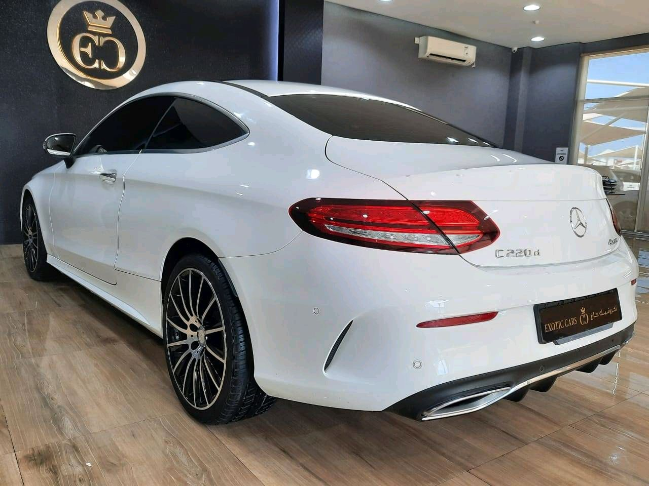 Mercedes Benz C-Class - Image 4