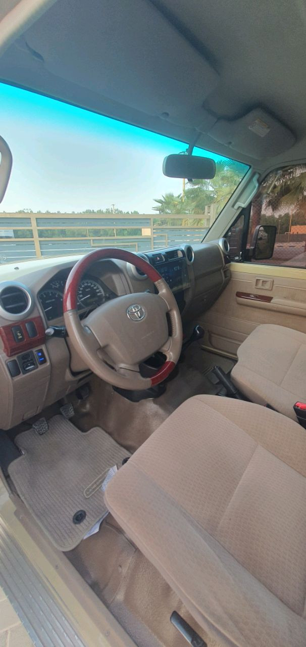Toyota Land Cruiser 76 series - Image 7