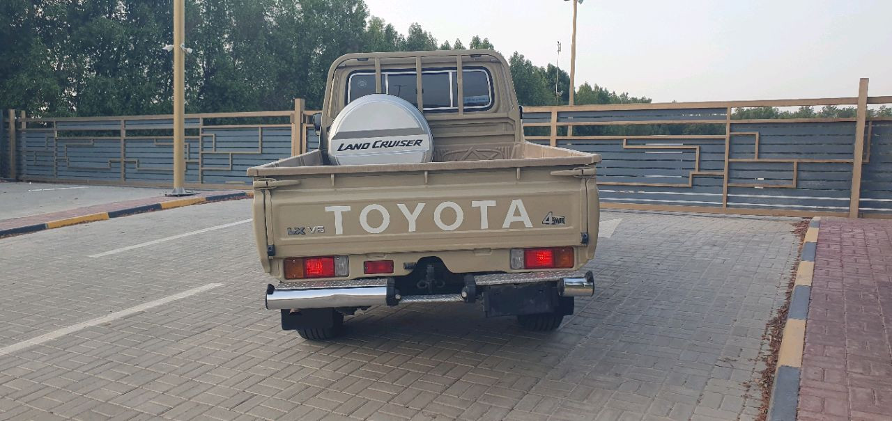 Toyota Land Cruiser 76 series - Image 5