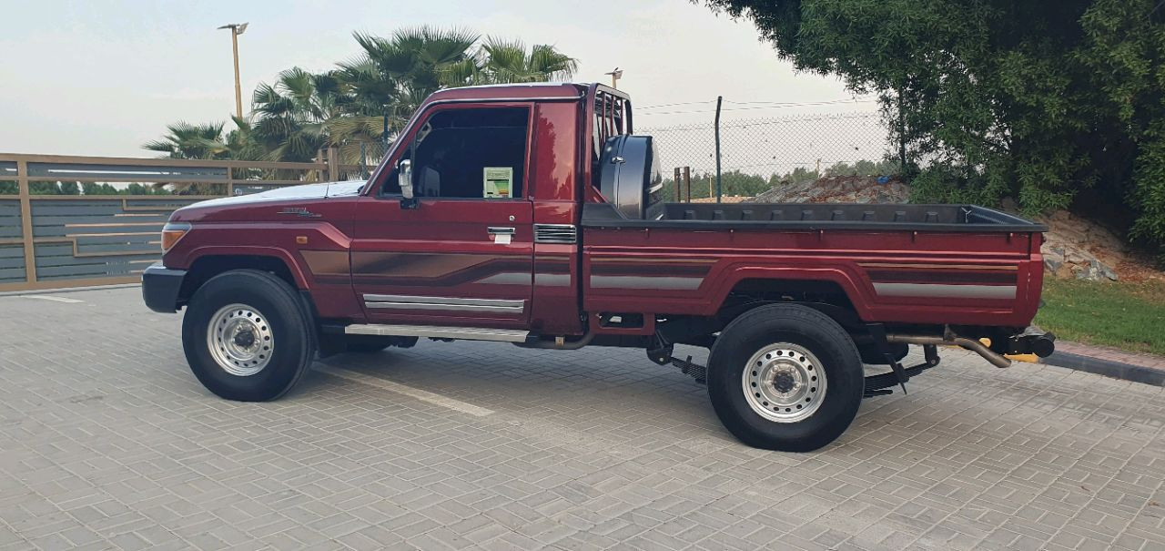 Toyota Land Cruiser 76 series - Image 10