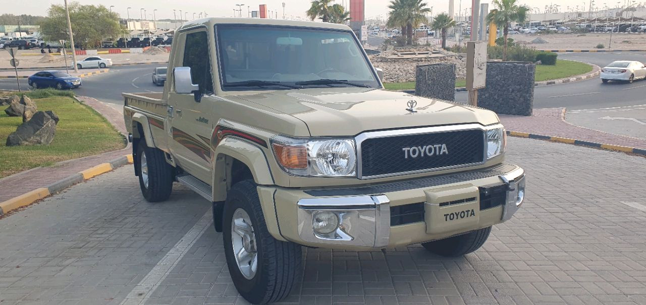 Toyota Land Cruiser 76 series - Image 14