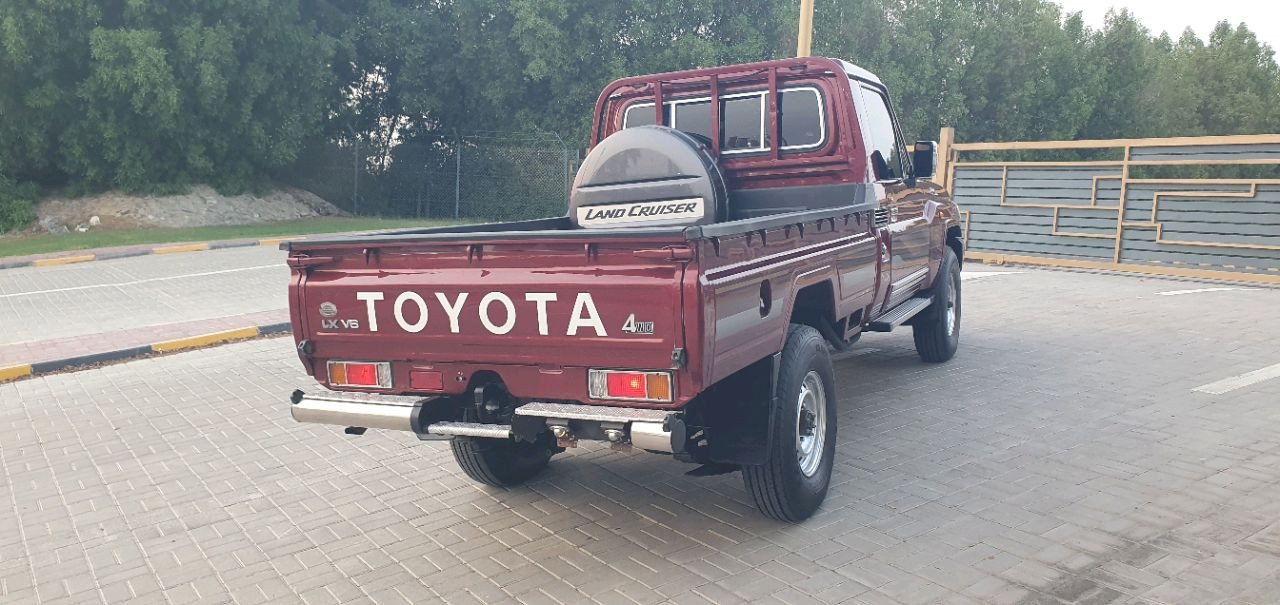 Toyota Land Cruiser 76 series - Image 11