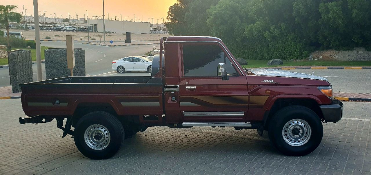 Toyota Land Cruiser 76 series - Image 4