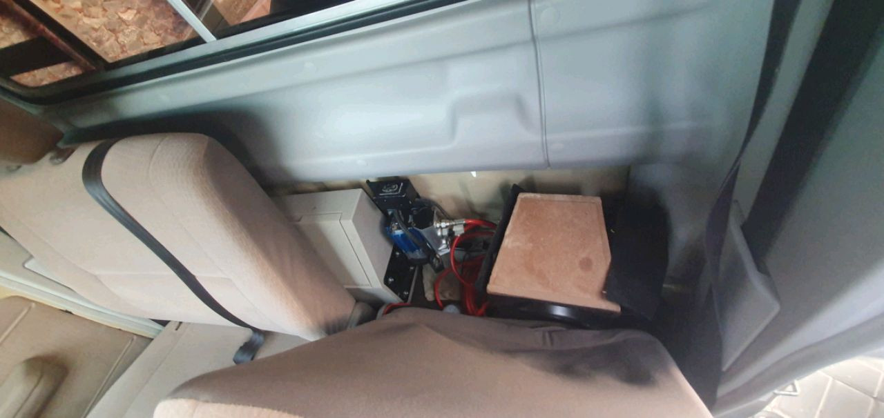 Toyota Land Cruiser 76 series - Image 10