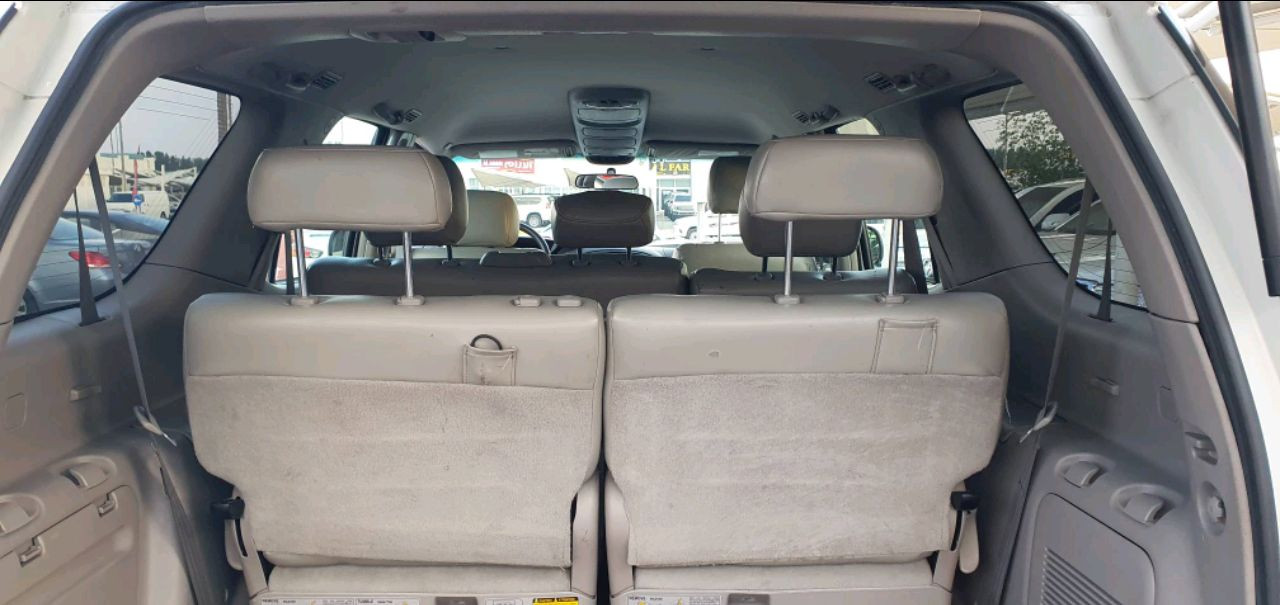 Toyota Sequoia - Image 6