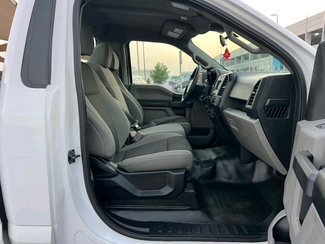 Ford F-Series Pickup - Image 8