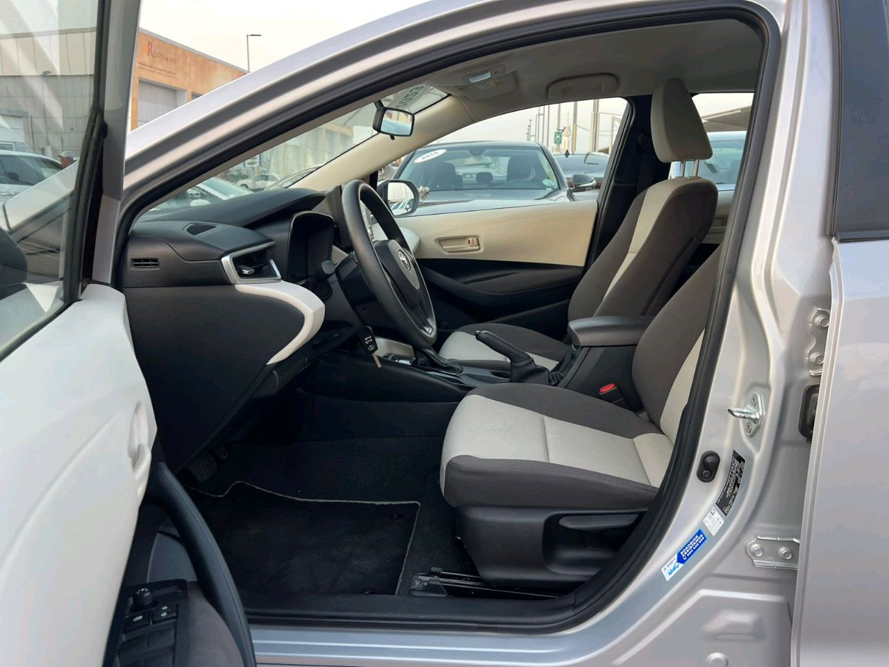 Toyota Corolla - Image 6