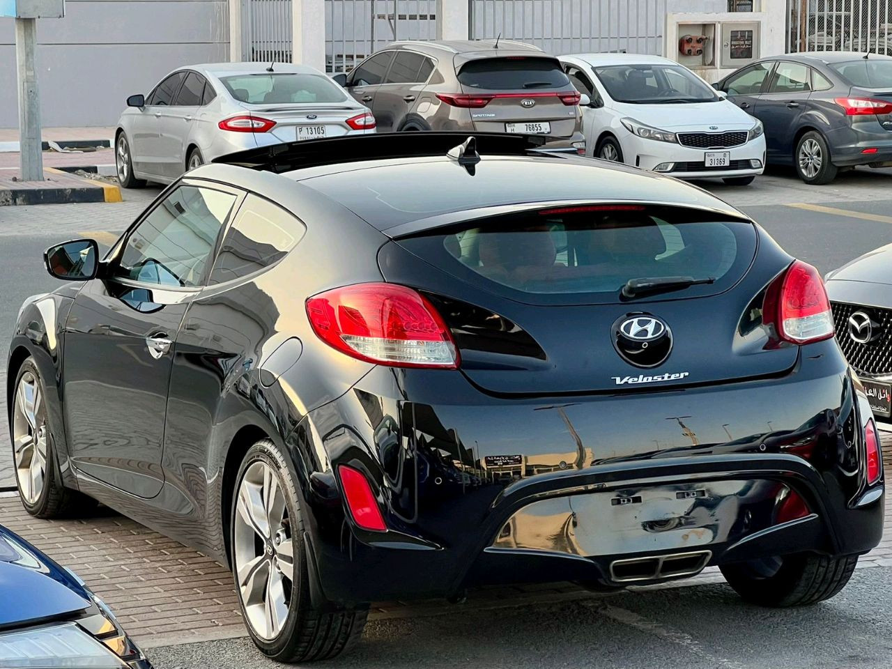 Hyundai Veloster - Image 7