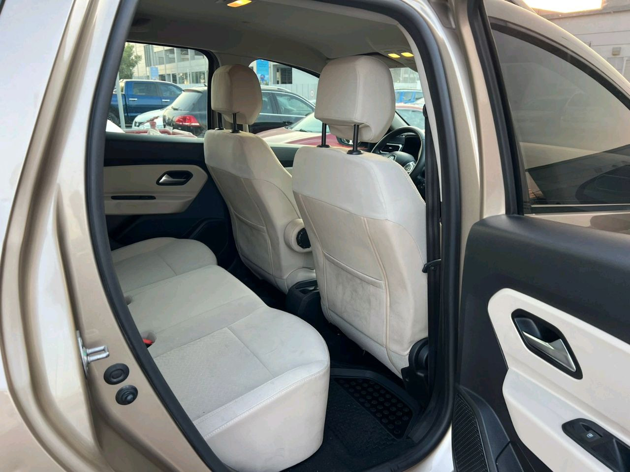 Renault Duster - Image 8