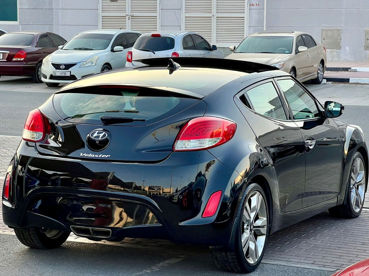 Hyundai Veloster - Image 12